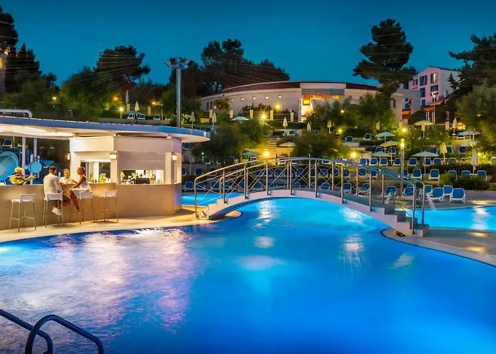 Maistra Select Riva 브르사르