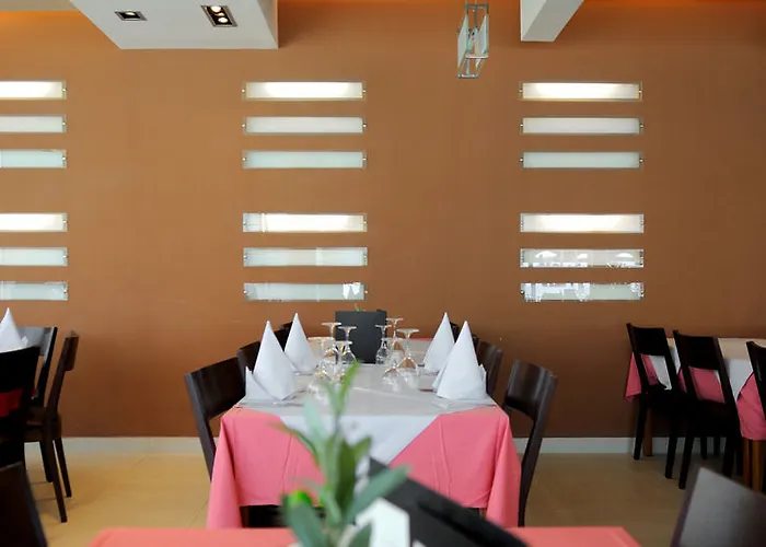 Maistra Select Riva 브르사르